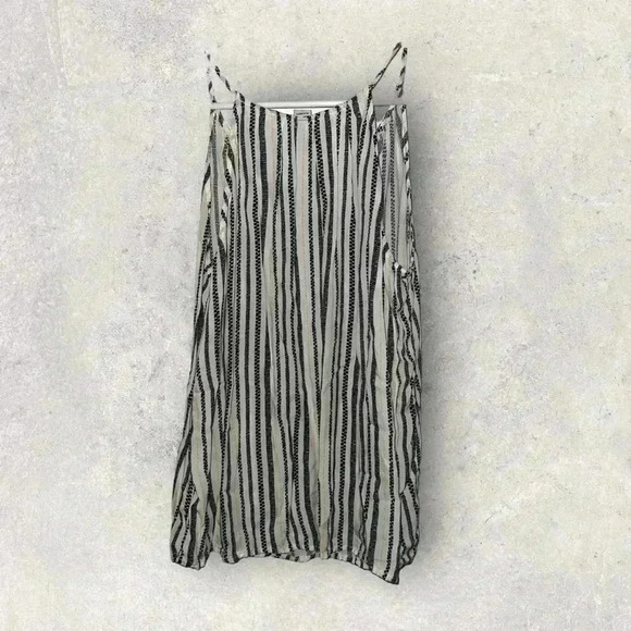 Old navy tank top size‎ Medium - Picture 3 of 4